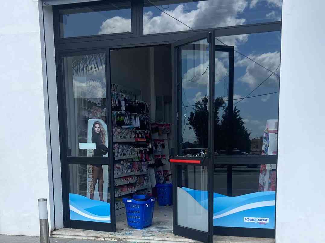 Immagine articolo: Tenta furto in un negozio a Menfi. Fermato un giovane dai Carabinieri