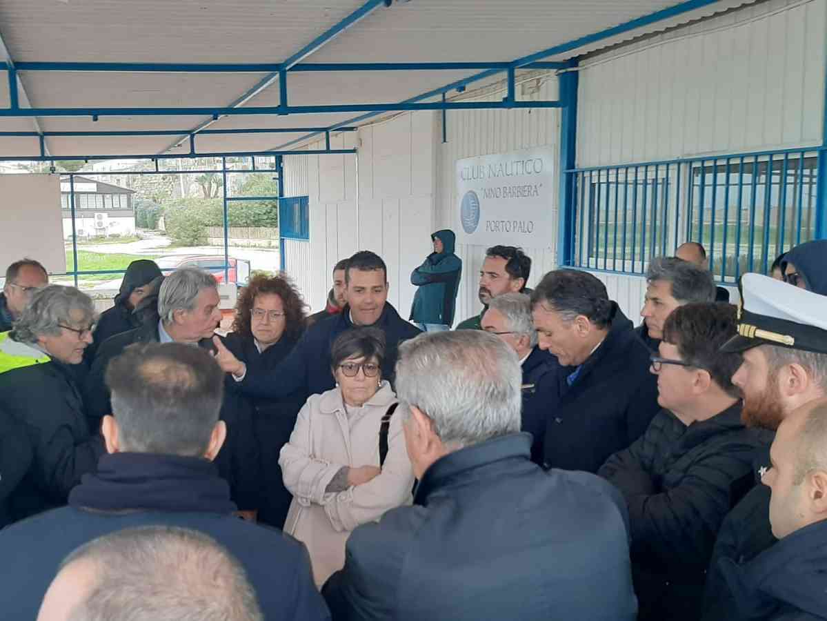 Immagine articolo: Menfi, posidonia. Terminato il sopralluogo Tecnico. Atteso un crono-programma dei lavori