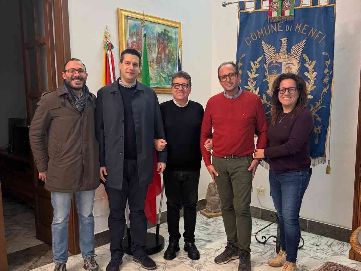 Immagine articolo: Porto Palo. Affidati i lavori di rimozione della Posidonia e dei Rifiuti Antropici del Porto