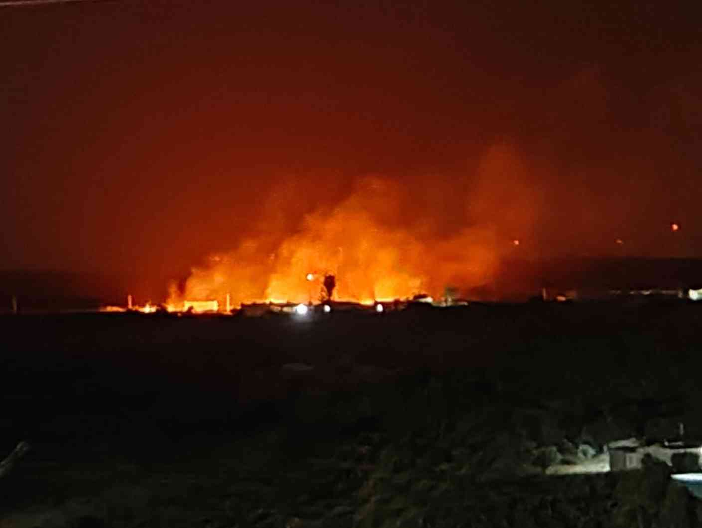 Immagine articolo: Menfi. Fiamme in contrada Cavarretto. Incendio minaccia alcune strutture non lontane dal centro abitato