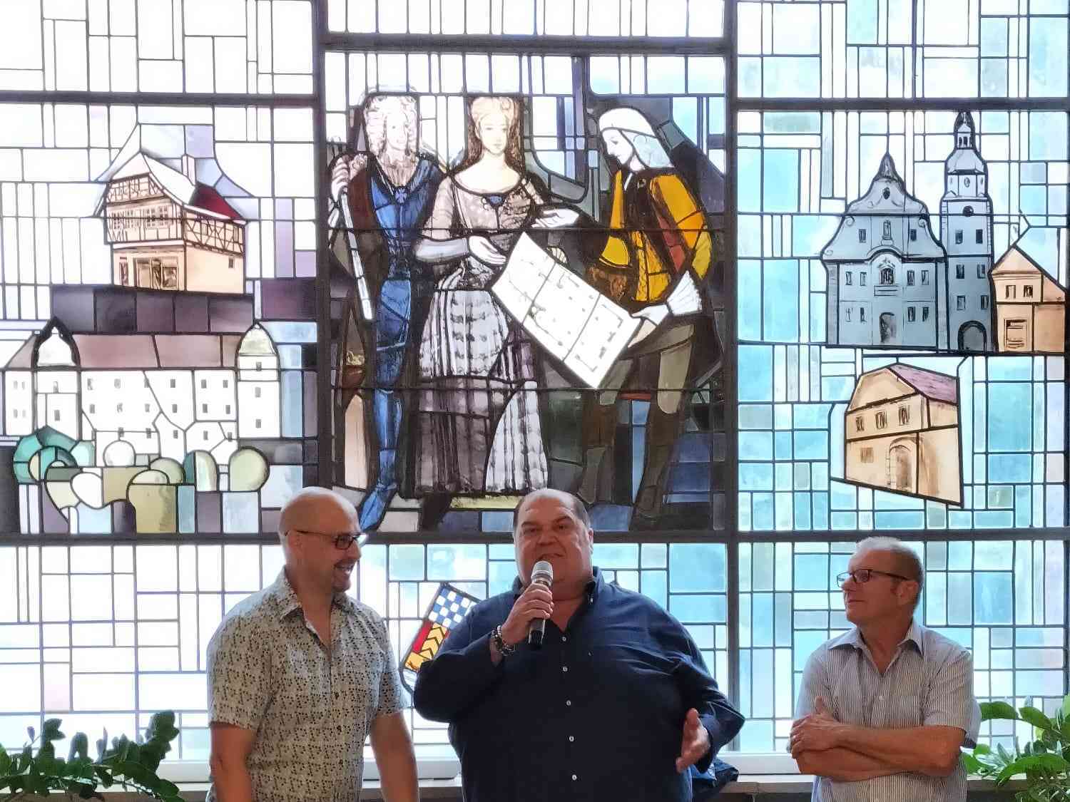 Immagine articolo: In Germania piazza dedicata a Menfi in occasione dei 25 anni di gemellaggio Ettlingen – Menfi