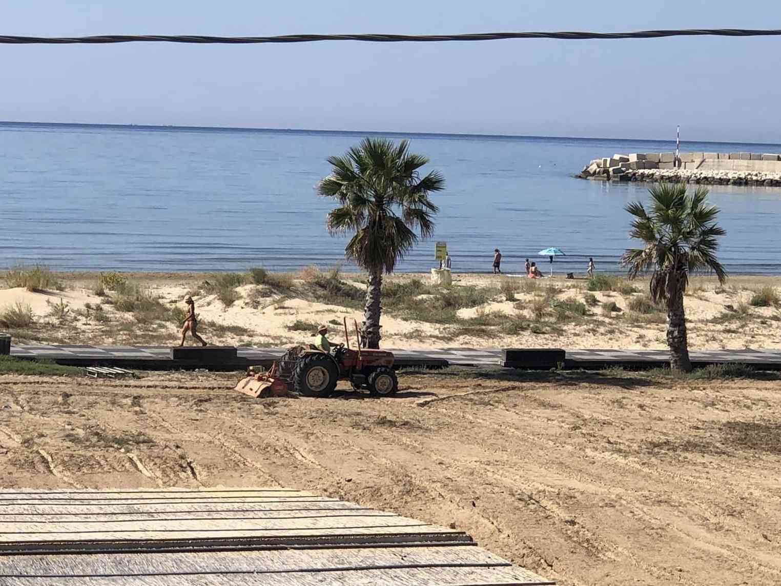 Immagine articolo: Porto Palo. Avviata anche le pulizia delle spiagge