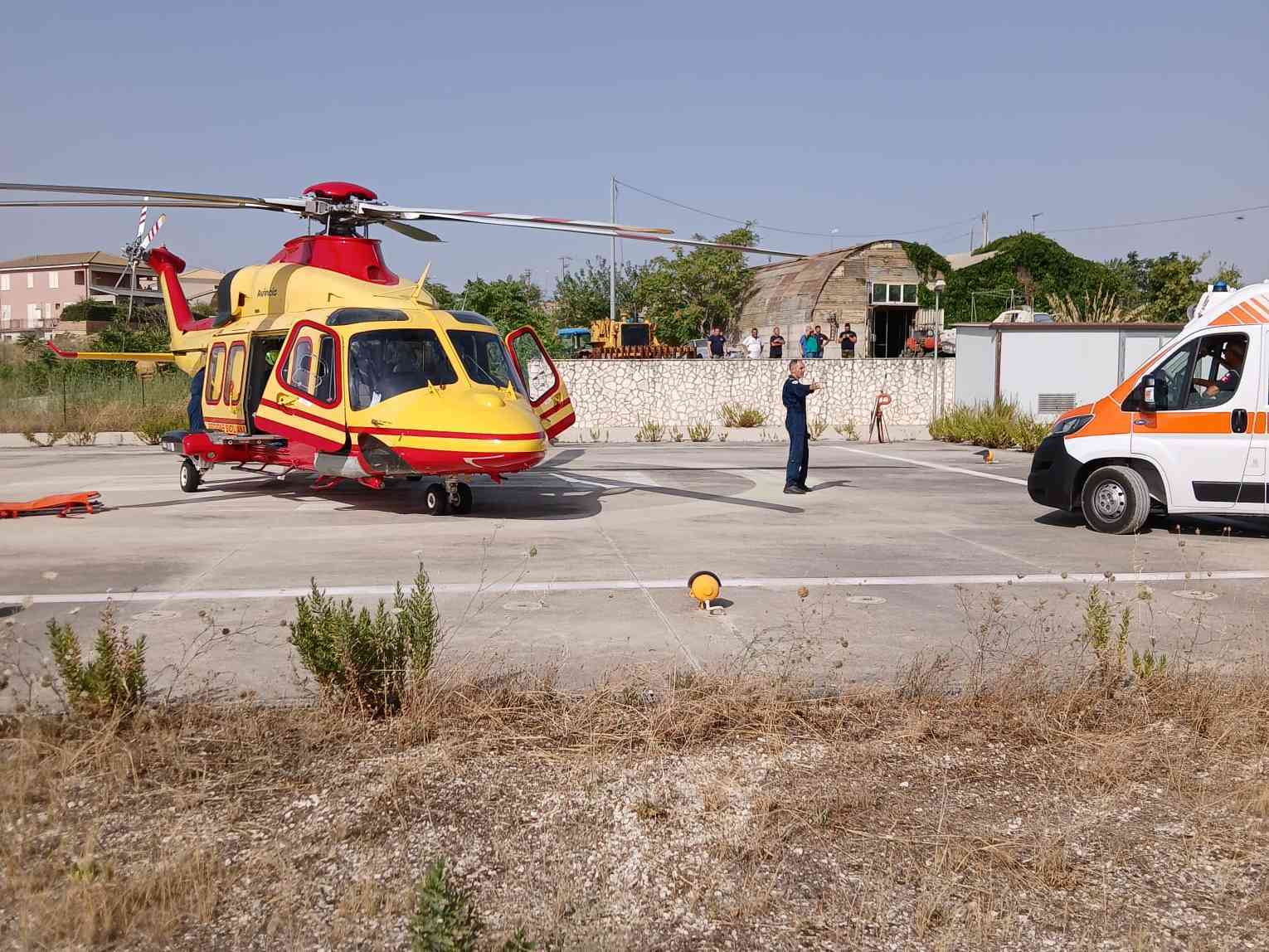 Immagine articolo: Santa Margherita: donna ustionata da fiammata di bombola a gas, trasportata in elisoccorso a Palermo