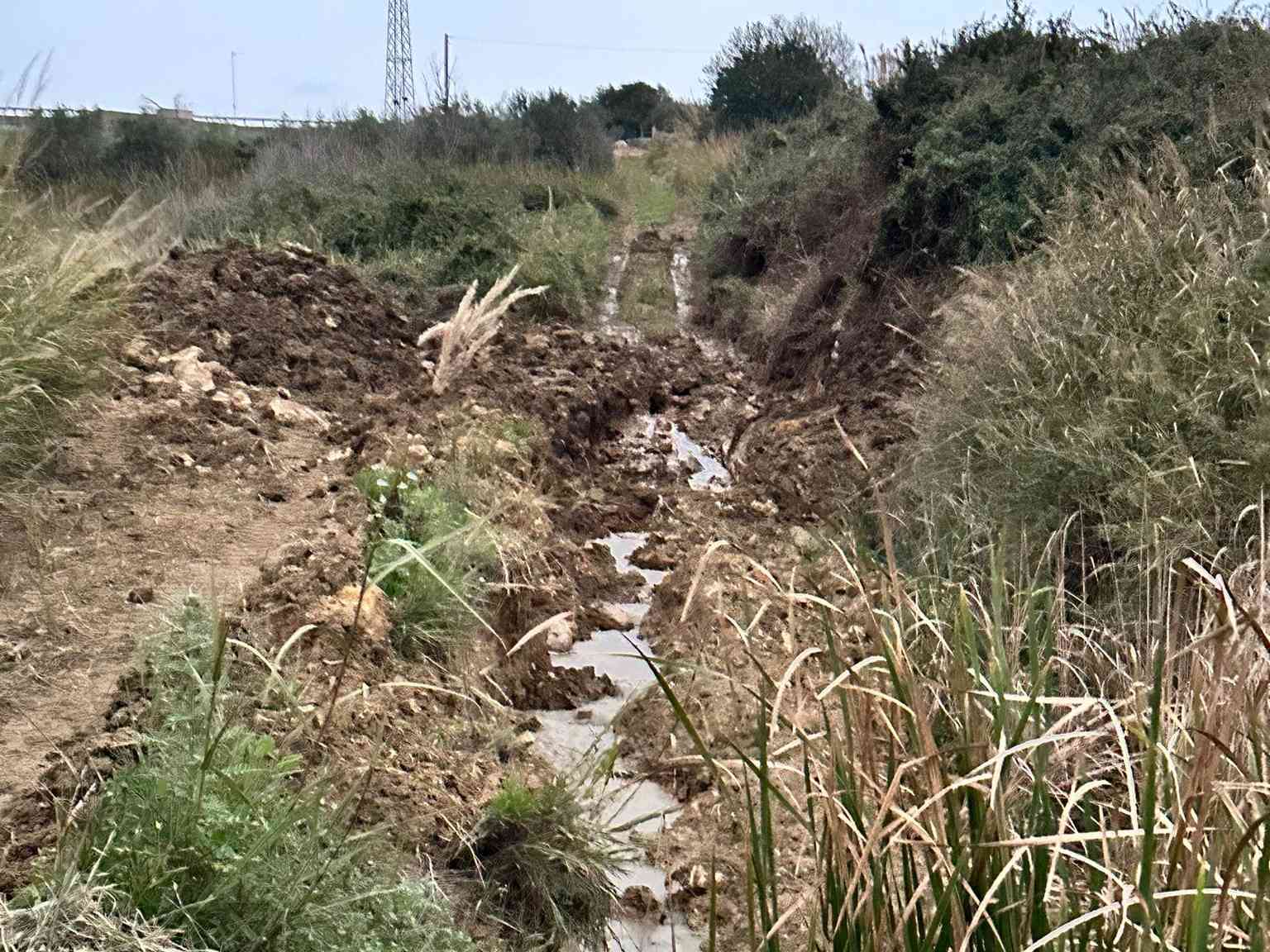 Immagine articolo: Menfi. Due nuovi guasti alla condotta idrica. Tecnici al lavoro ma rallentamenti nell'approvvigionamento
