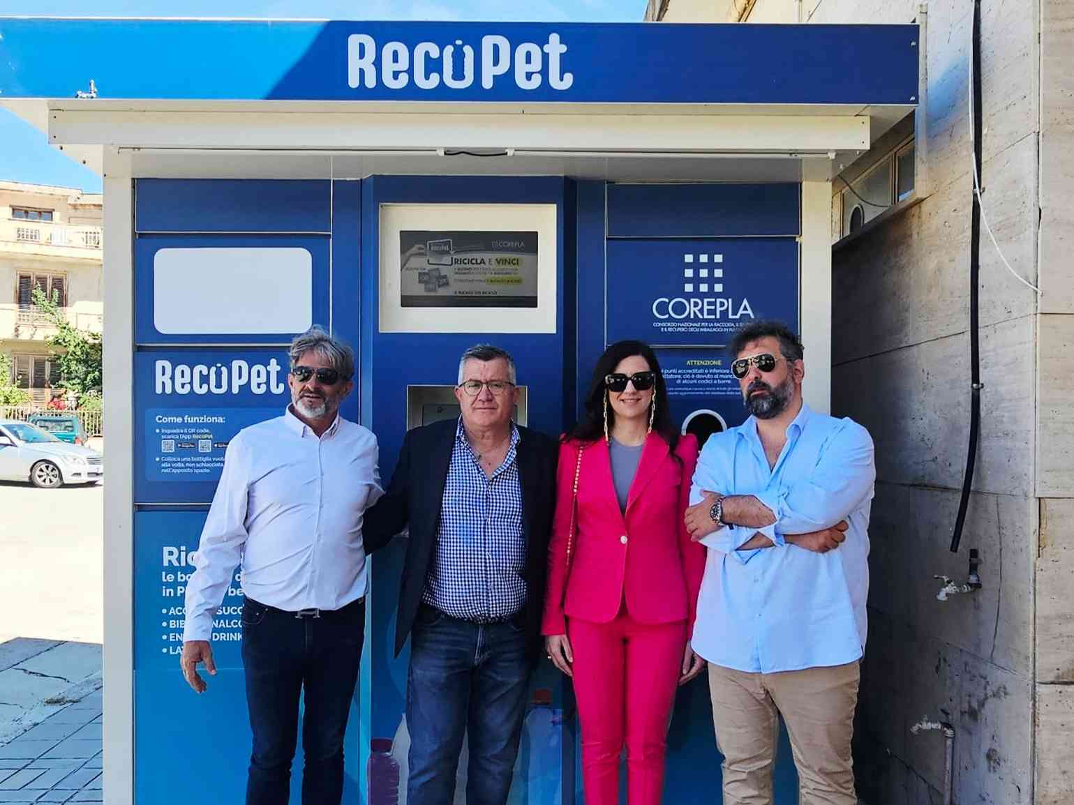 Immagine articolo: Santa Margherita. Installata “macchinetta mangiaplastica“ presso l’ex caserma dei Vigili del Fuoco