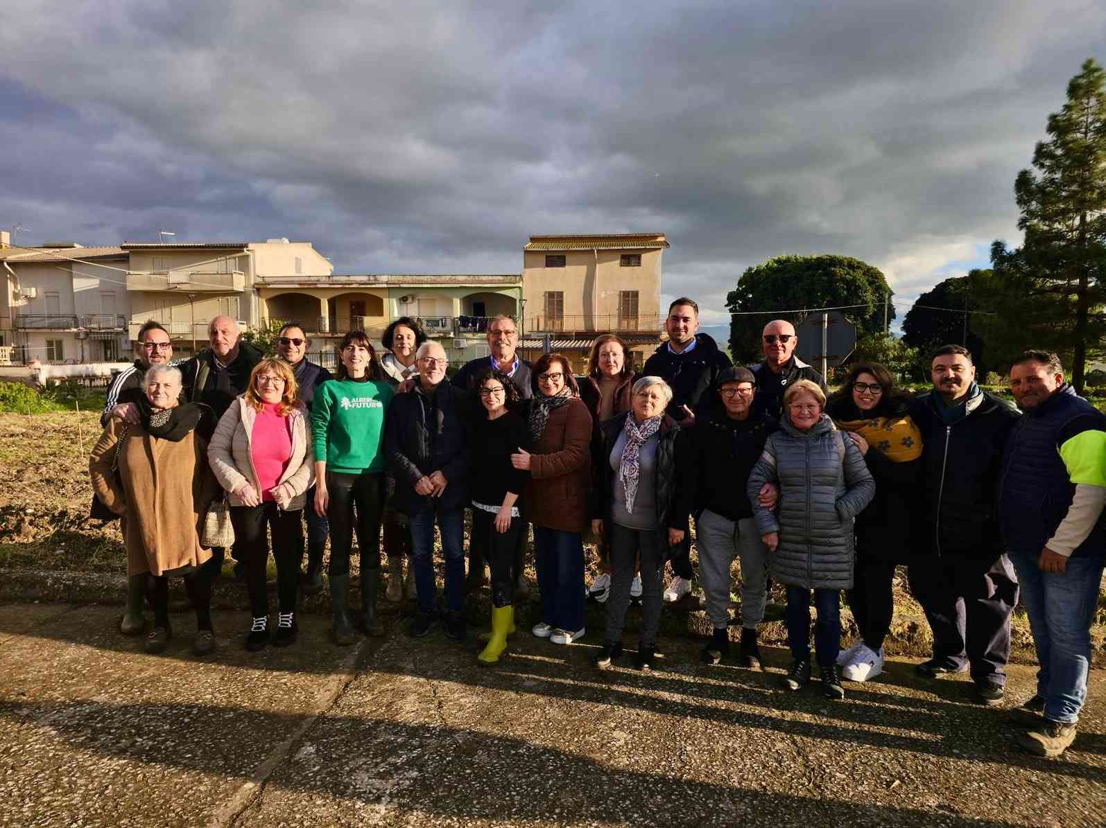 Immagine articolo: Salaparuta, successo per l'iniziativa ”Alberi per il futuro”