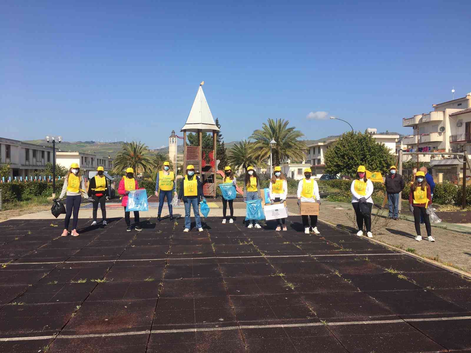 Immagine articolo: Salaparuta, alunni della terza media L. Capuana protagonisti della manifestazione “Puliamo il mondo“