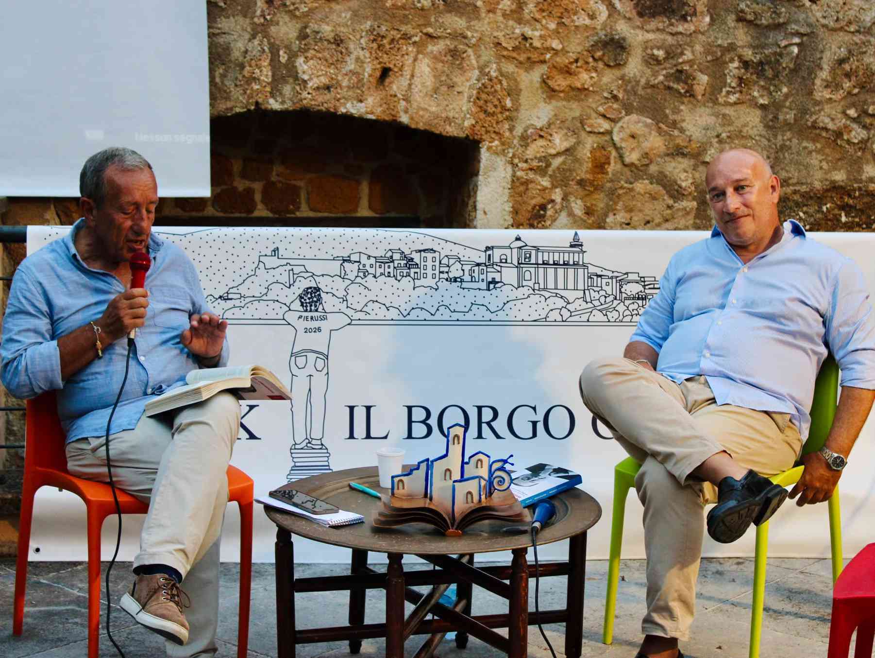 Immagine articolo: Sambuca. Galluzzo presenta il libro “Berlusconi confidential. Biografia non autorizzata di dieci anni al potere”