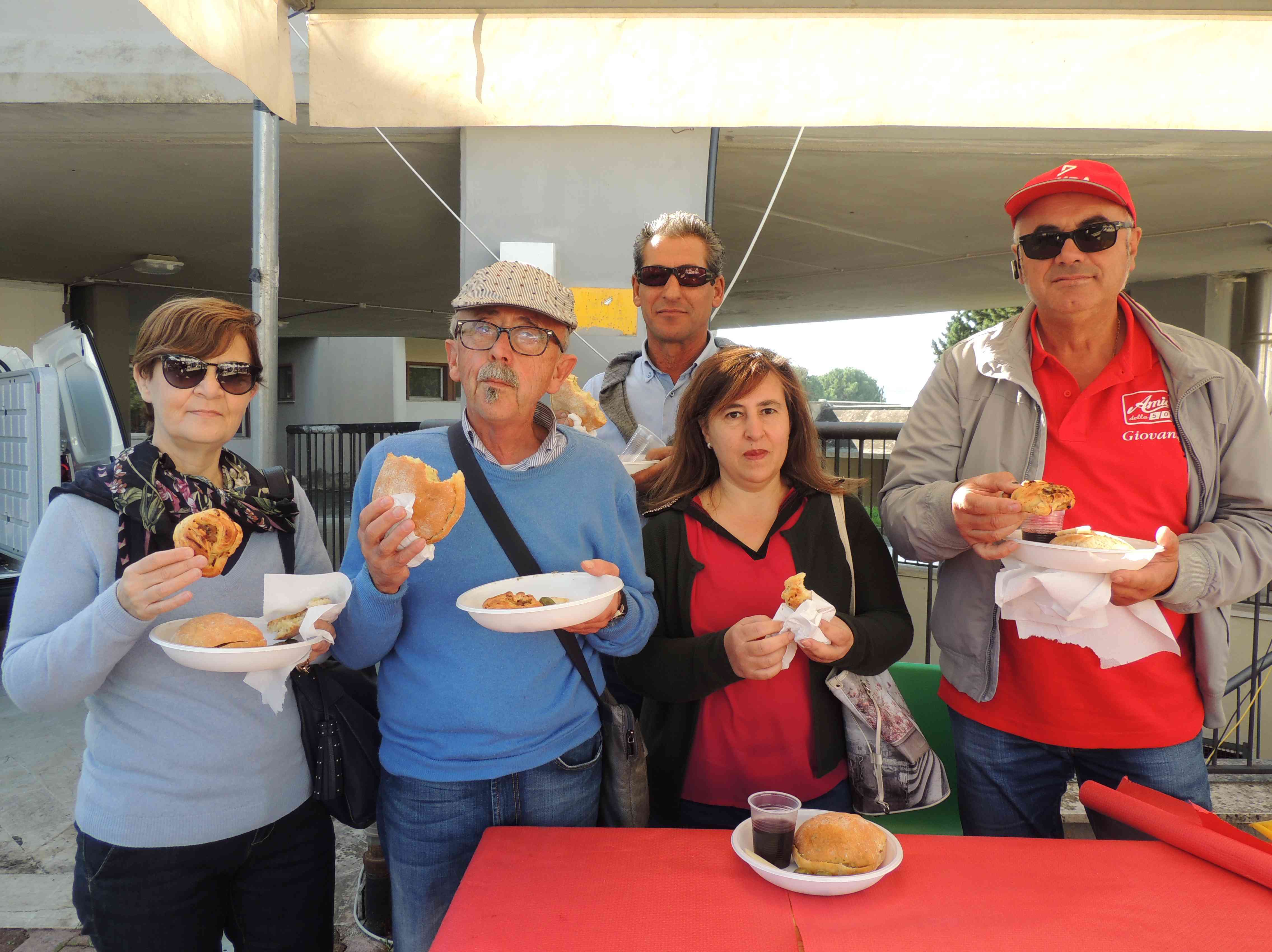 Immagine articolo: Poggioreale,  stra-successo per la sagra della nfigghiulata e muffuletta