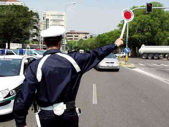 Immagine articolo: Guida in stato d'ebrezza, ritiro di patenti e sanzioni nel week-end ad Agrigento
