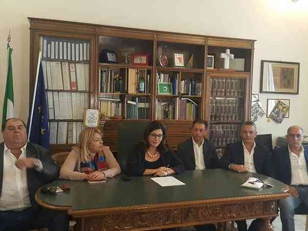 Immagine articolo: Menfi, aumento della Tari e polemiche. L'Ass. Li Petri replica all'opposizione: “Lavoriamo per far quadrare i conti del Comune“