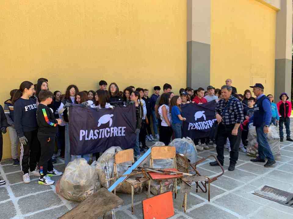 Immagine articolo: Menfi, conclusa venerdì con Plasticfree seconda giornata delle attività previste con l'Istituto Comprensivo Santi Bivona