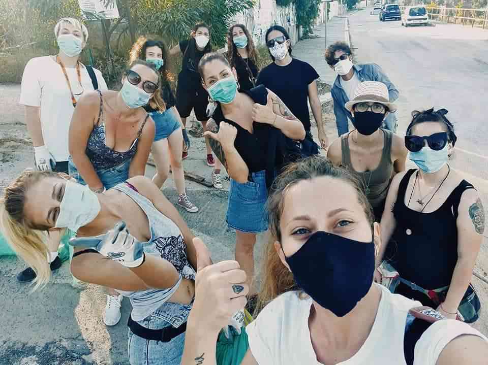 Immagine articolo: Amore, guanti e sacchetti per ripulire Porto Palo. Giovani volontari in azione