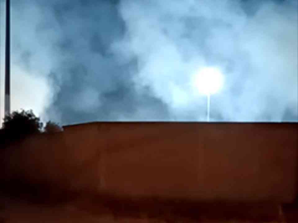 Immagine articolo: Menfi. Incendio serale allo stadio comunale, intervento dei vigili del fuoco