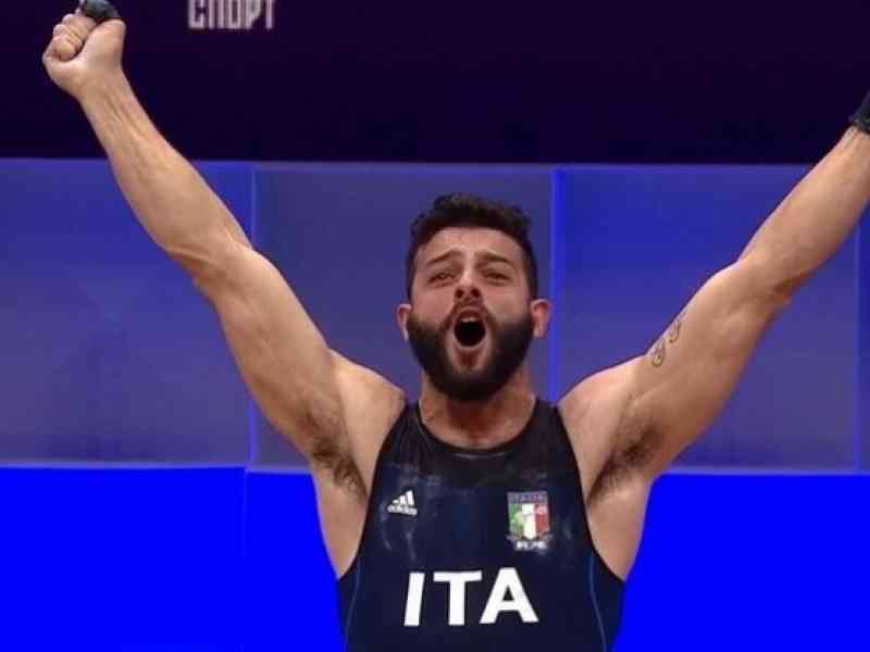 Immagine articolo: Antonino Pizzolato è medaglia di bronzo nel sollevamento pesi. Amici e genitori:” Orgogliosi di lui”. L’Amministrazione:” Esempio per tutti”