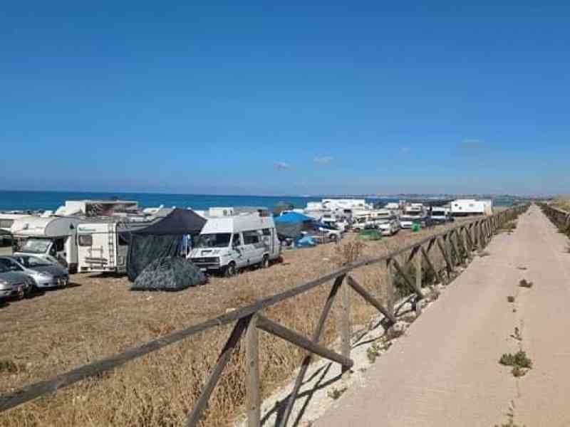 Immagine articolo: Menfi. Rave party alle giache bianche di Bertolino. La segnalazione del consigliere Vito Clemente