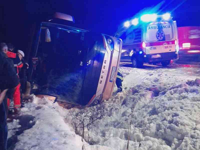 Immagine articolo: Slovacchia: bus Erasmus si ribalta su un lato. A bordo anche studenti del “Fermi” di Sciacca