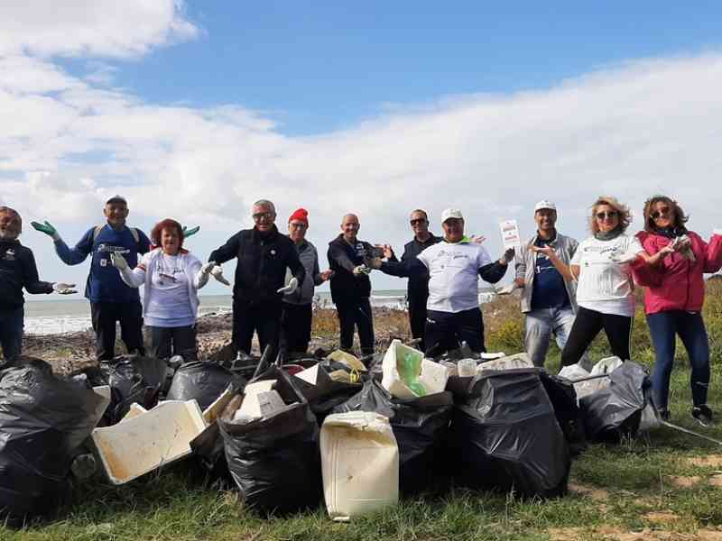 Immagine articolo: Il WWF a Ribera (AG) bonifica la Foce del Fiume Magazzolo