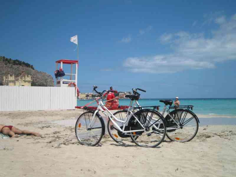 Immagine articolo: Comodato d'uso gratuito di biciclette, avviso agli operatori economici, gestori di strutture, di lidi e similari