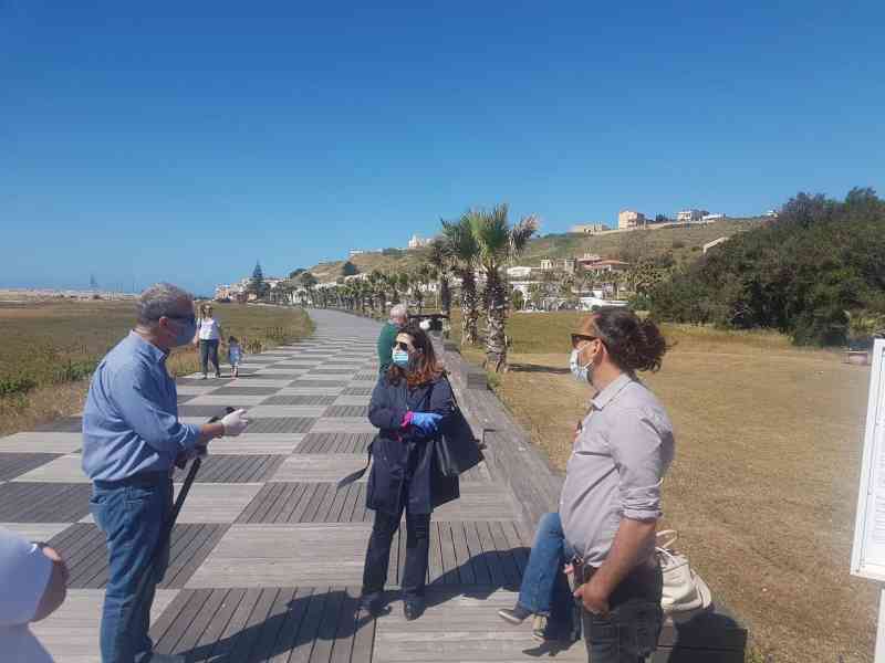 Immagine articolo: Porto Palo Bandiera Blu, stamane le telecamere della Rai lungo la passeggiata in legno. Oggi in onda il servizio
