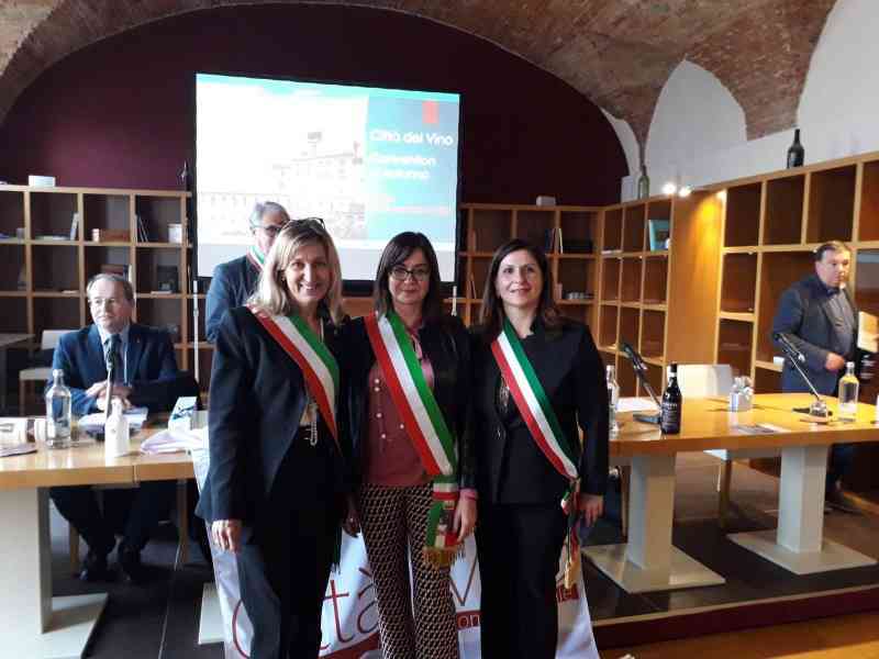 Immagine articolo: Menfi sfiora la nomina come “Città del Vino 2022”. Evento a Barolo