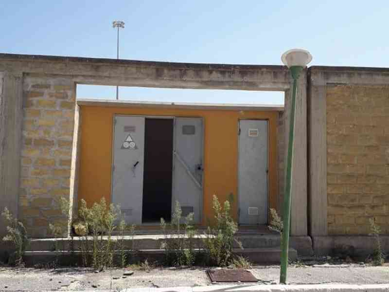 Immagine articolo: Il lettore scrive: “Menfi, campo sportivo pericolo per i più piccoli  che vanno a giocare. Si intervenga“