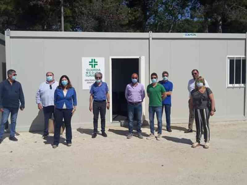 Immagine articolo: In contrada Fiori dopo più di 5 anni riattivata la guardia medica turistica. Stamani visita dell'Amministrazione e dei rappresentanti del Consiglio Comunale