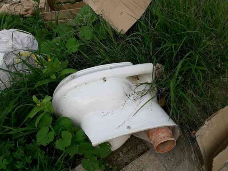 Immagine articolo: S.Margherita B. Ingombranti e sacchetti di spazzatura abbandonata in piazzale Cusano. La segnalazione di un cittadino.