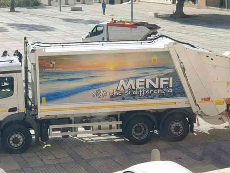 Immagine articolo: Menfi potenzia la flotta dei mezzi per la raccolta rifiuti. Adesso sono mezzi di proprietà. La soddisfazione dell'Amministrazione.