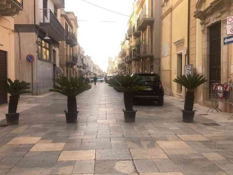 Immagine articolo: Menfi. Via della Vittoria pedonalizzata fino al 27 dicembre
