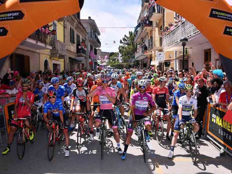 Immagine articolo: Poggioreale si prepara ad accogliere il passaggio del Giro d'Italia. Il Sindaco Pagliaroli: “Importante mezzo di promozione delle nostre bellezze“