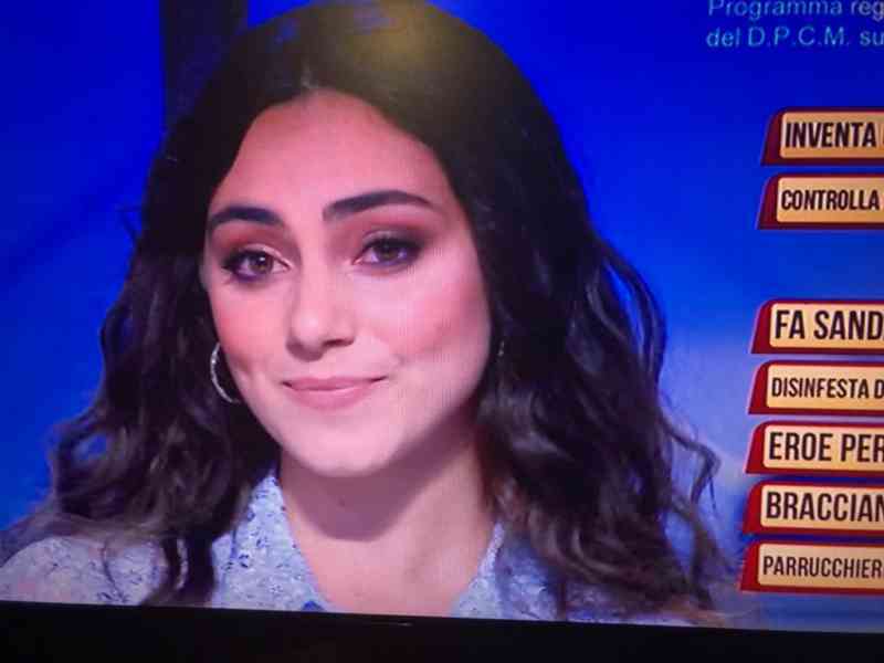 Immagine articolo: La giovane menfitana Mariella Alagna questa sera su Rai Uno nella trasmissione “Soliti Ignoti”