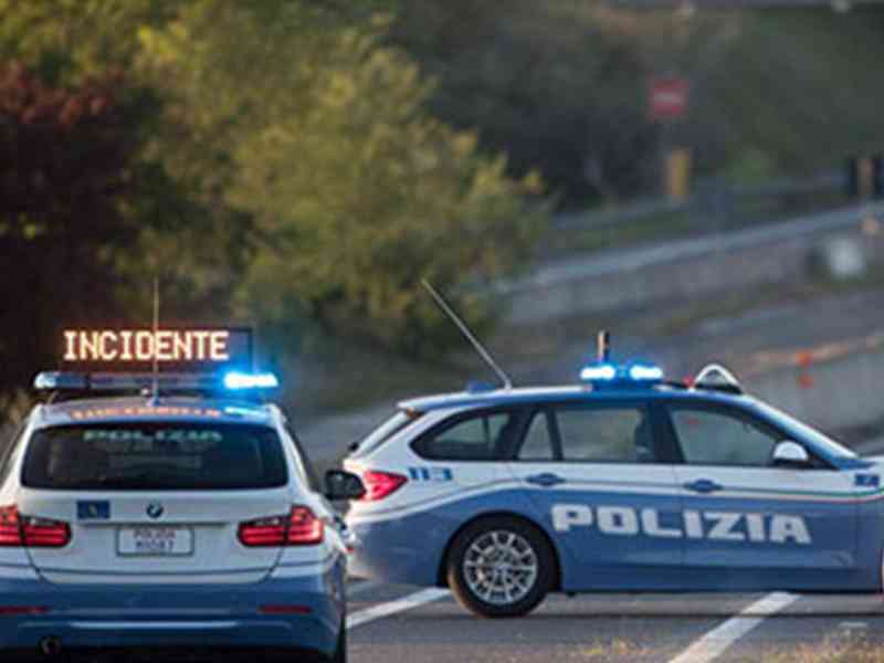 Immagine articolo: Incidente sulla statale 115. Auto in scarpata, quattro feriti