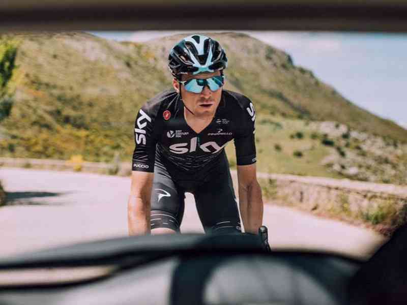 Immagine articolo: Menfi in festa per il ciclista Salvatore Puccio. Al passaggio emozioni e saluti di amici, parenti e concittadini orgogliosi. Storia di un talento che iniziò correndo con i colori dell'UV Menfi