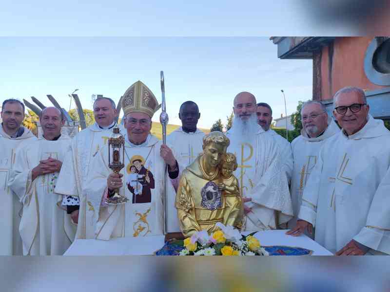 Immagine articolo: Poggioreale accoglie le reliquie di Sant’Antonio di Padova: un evento storico di fede e commozione