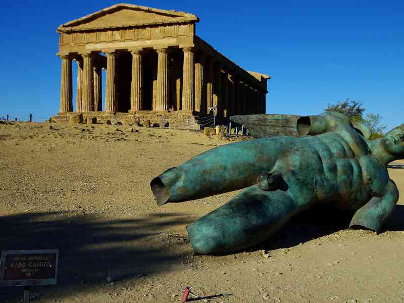 Immagine articolo: Costituita la Strada del Vino e dei Sapori della Valle dei Templi. Gori Sparacino: “Sviluppo economico grazie ad un'offerta integrata“.