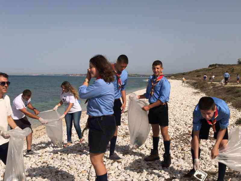 Immagine articolo: Menfi, seconda giornata ecologica “Salviamo il mare dalla plastica”. Domenica mattina Comune e volontari in azione a Lido Fiori