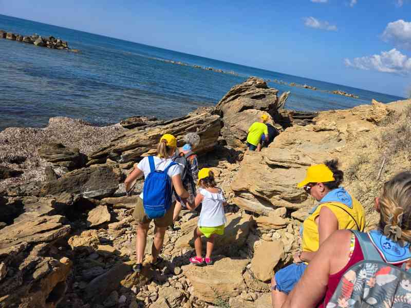 Immagine articolo: Menfi. Scogliera delle solette, un'escursione per ammirare la bellezza del paesaggio costiero