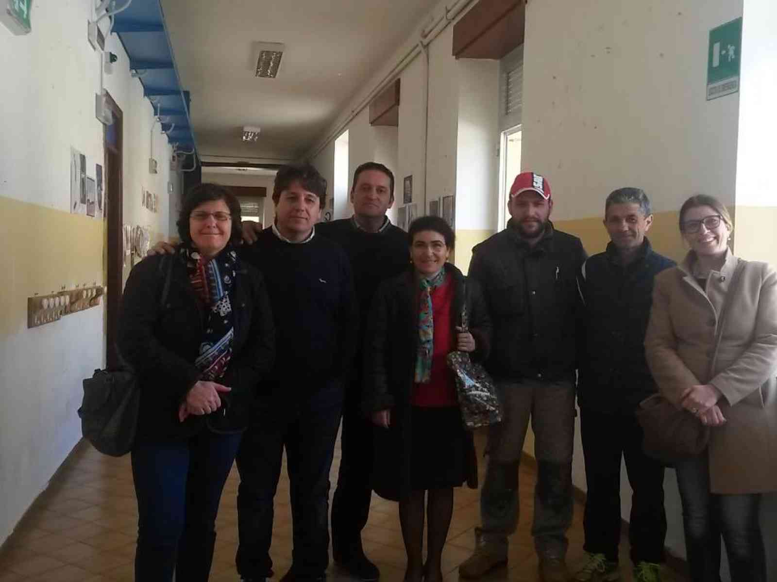 Menfi. Scuola Norino Cacioppo. Presto la tinteggiatura dei corridoi interni