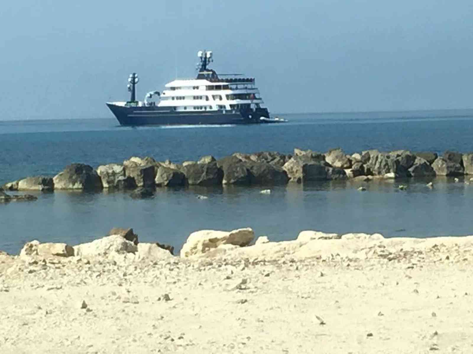 Il “Force Blue“ di Briatore ormeggiato a Porto Palo di Menfi