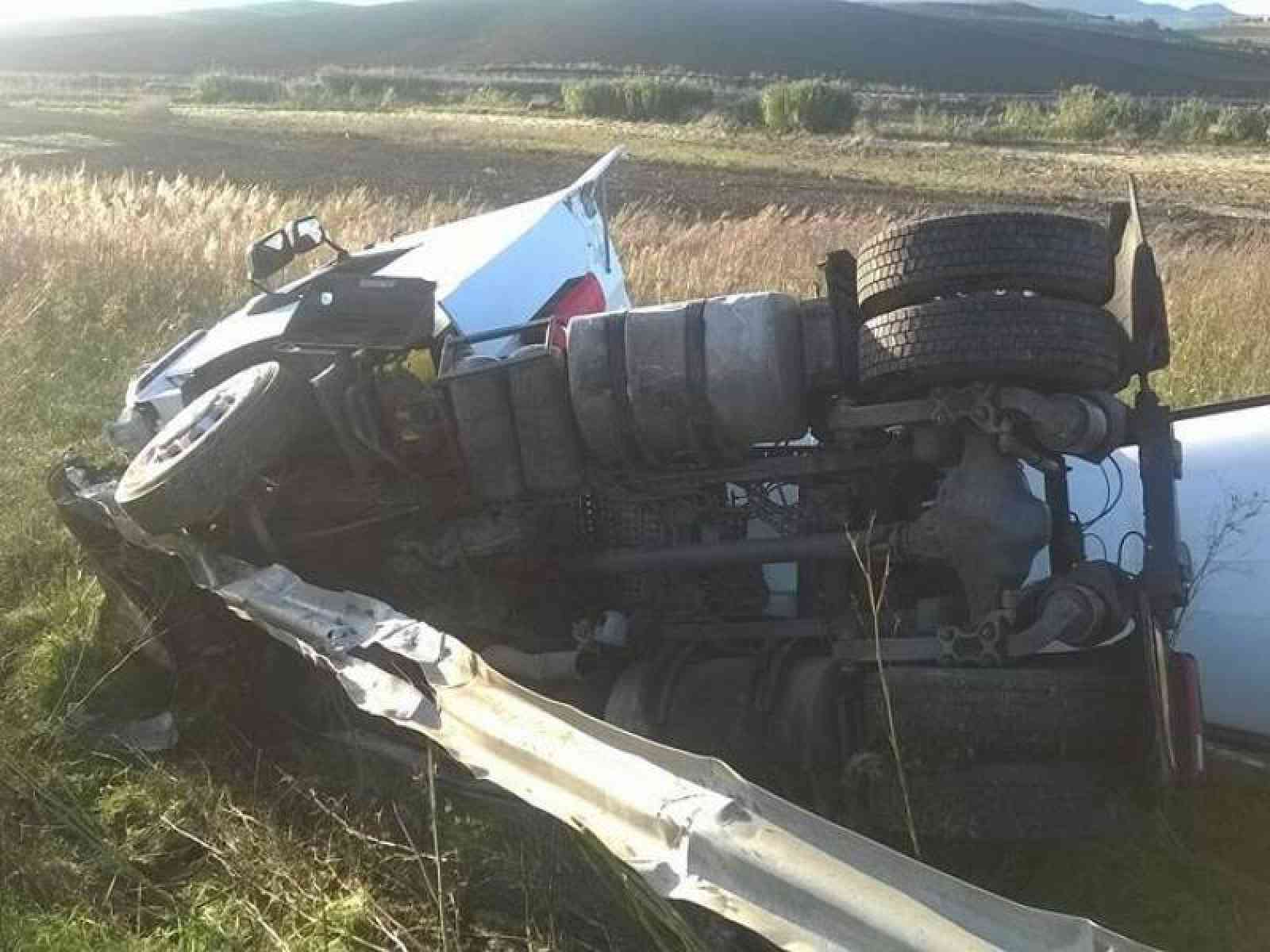Grave incidente sulla A29, cisterna di benzina ribalta vicino lo svincolo di Salemi