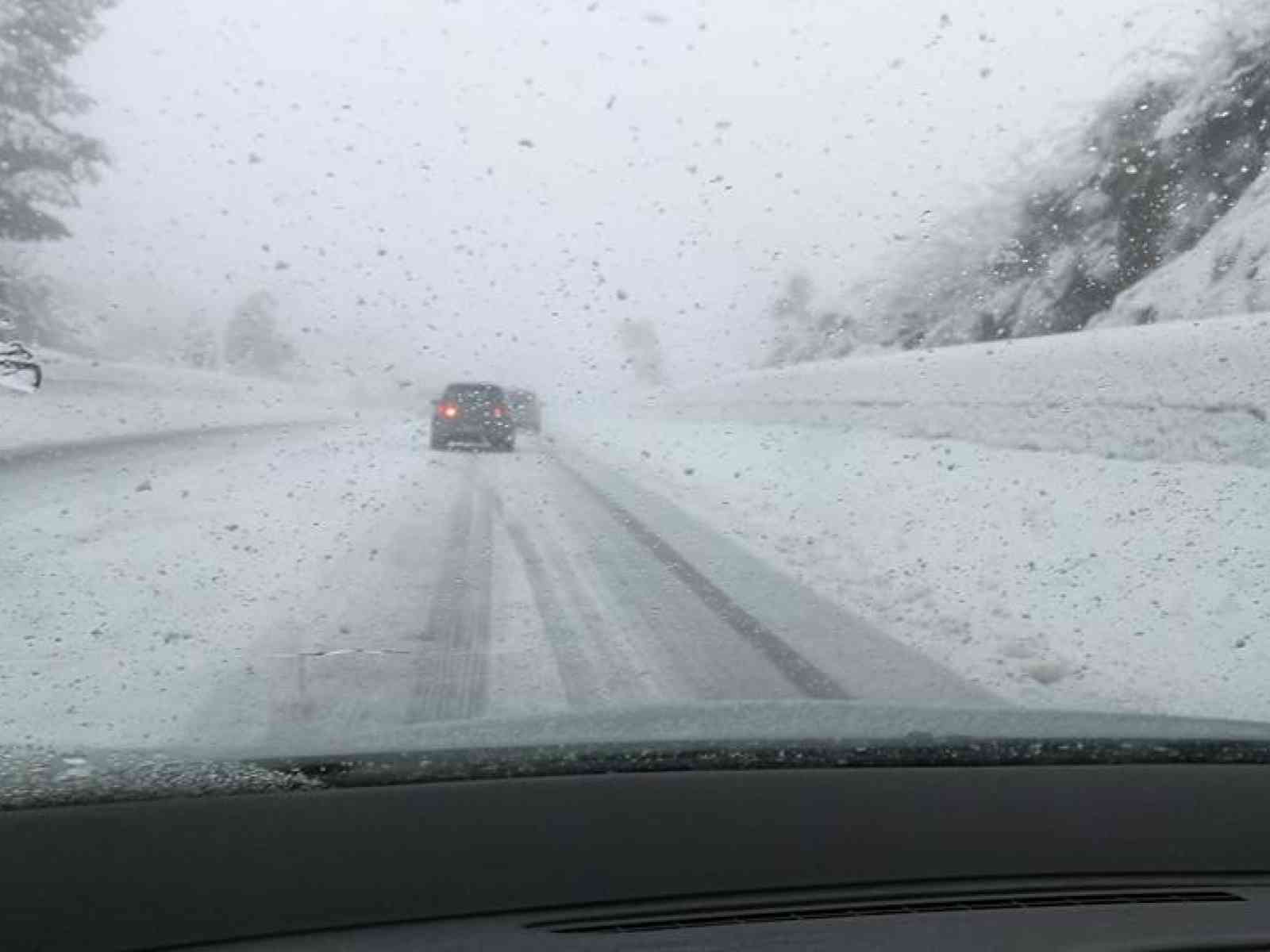 Fondovalle ancora innevata. Strada transitabile, ma è consigliata l'A29