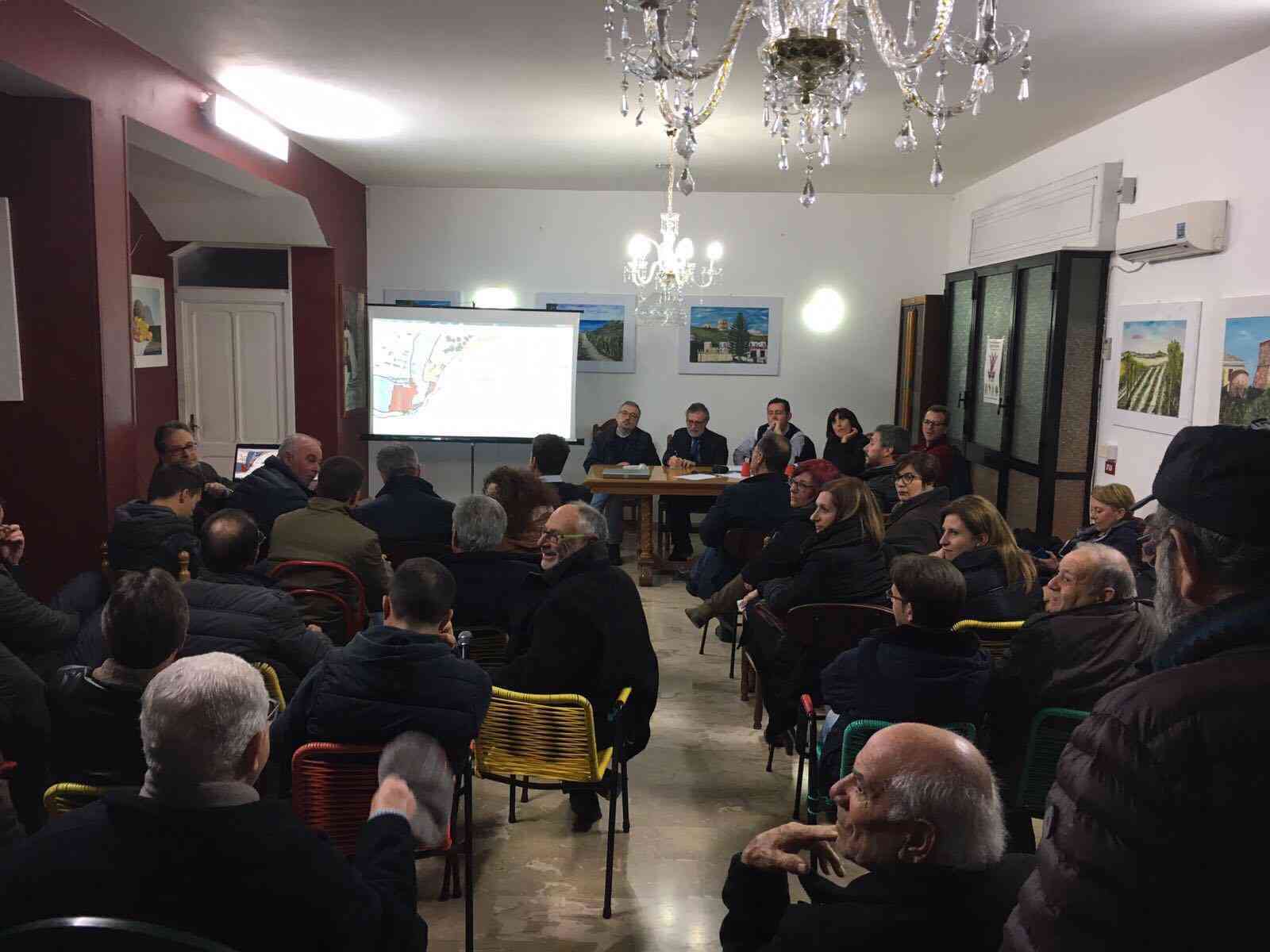 Menfi. Nuove prospettive per Porto Palo: successo per il dibattito tra cittadini e amministratori