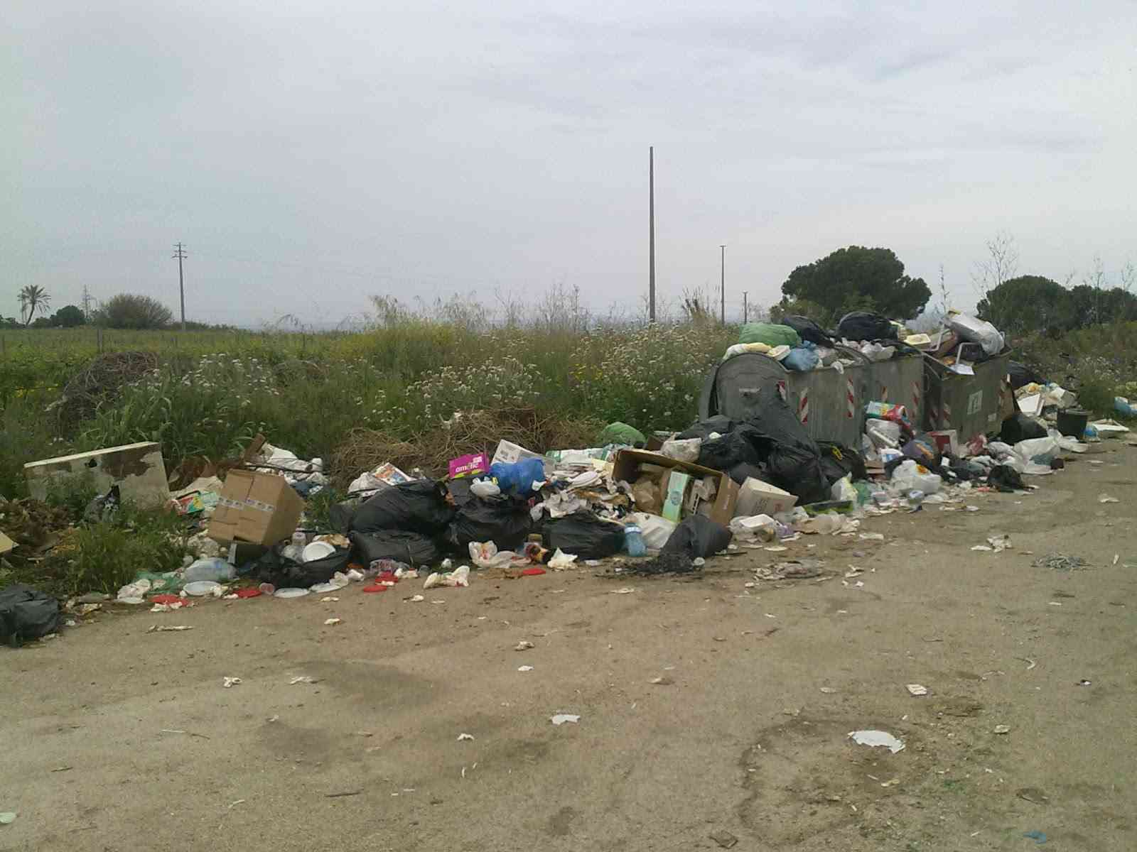 Immondizia abbandonata in C.da Bonera. La video-denuncia