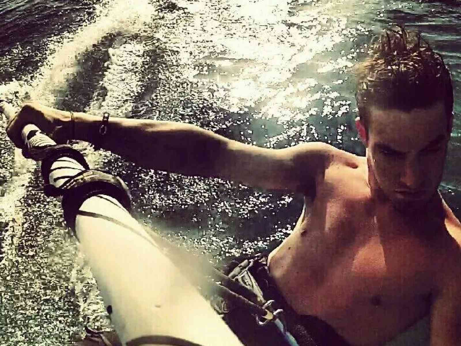 L’amore per il surf,  Alberto Amodeo. Lo rimpiangono gli amici.