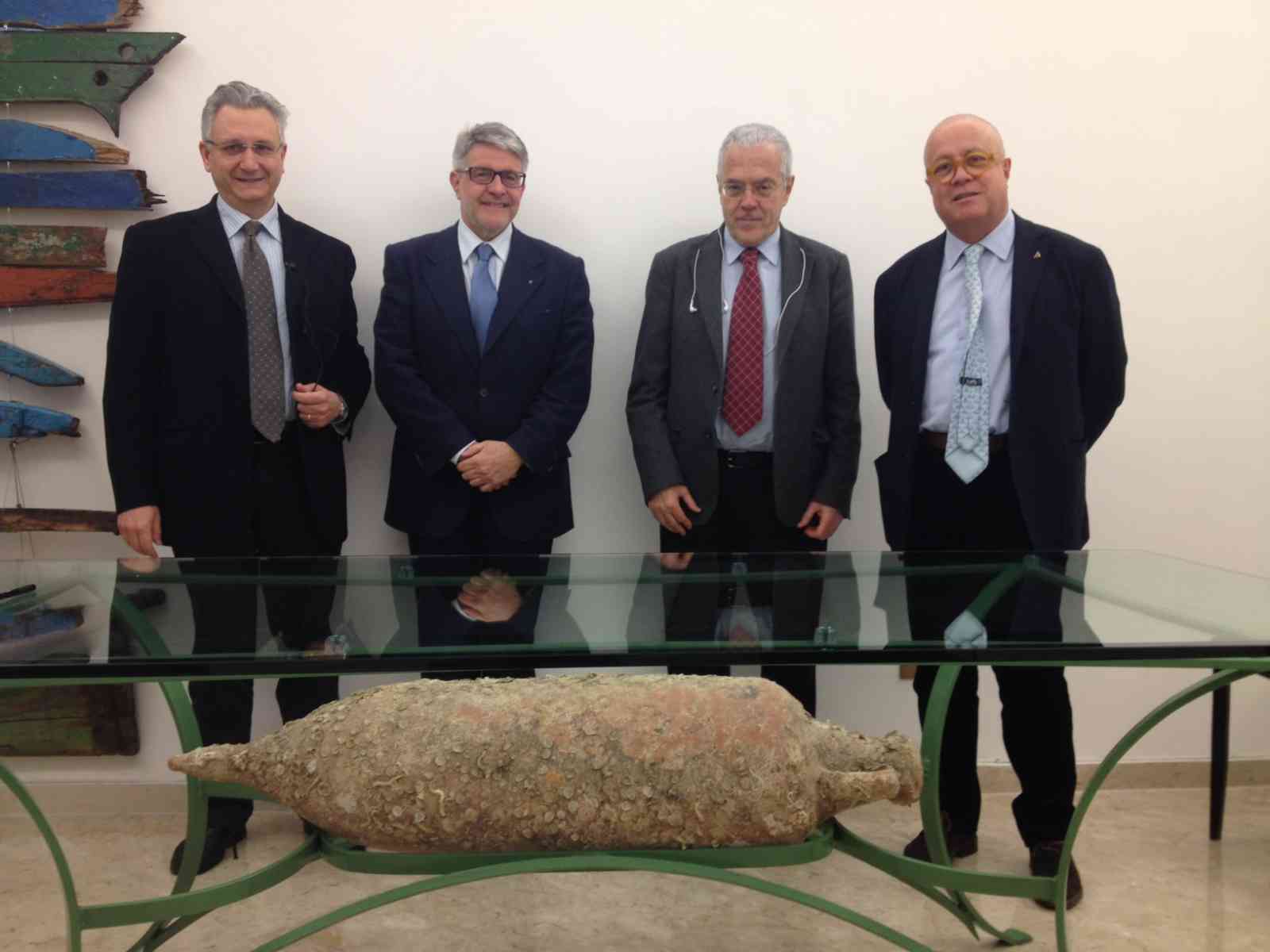 Reperto archeologico affidato in custodia al Distretto dove nascerà la Biblioteca del Mare