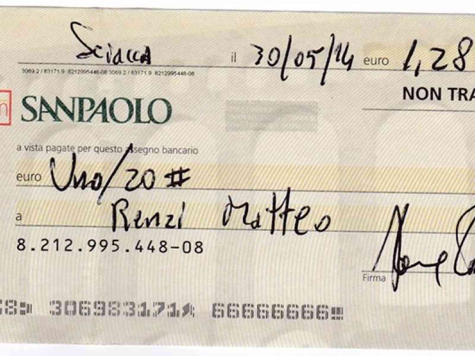 Bonus Renzi da 64 centesimi. Prof. saccense invia assegno a Renzi