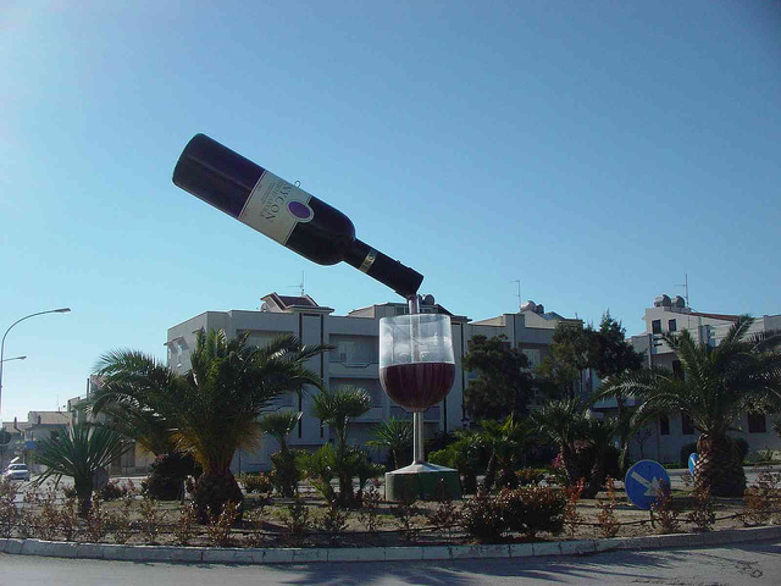 Menfi. #rivogliamolabottiglia, Pellegrino, chiede il ripristino della Bottiglia di via Palminteri