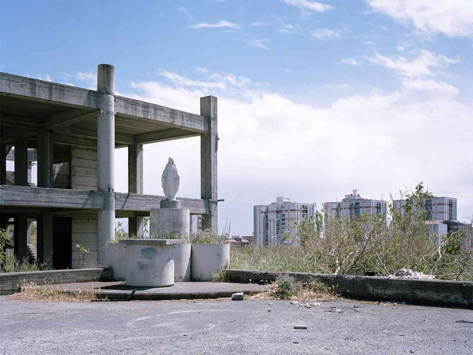 Gibellina. Dal oggi al 6 giugno “Cemento“ di Pietro Motisi e a cura di G. Maiorana e G. Scalia