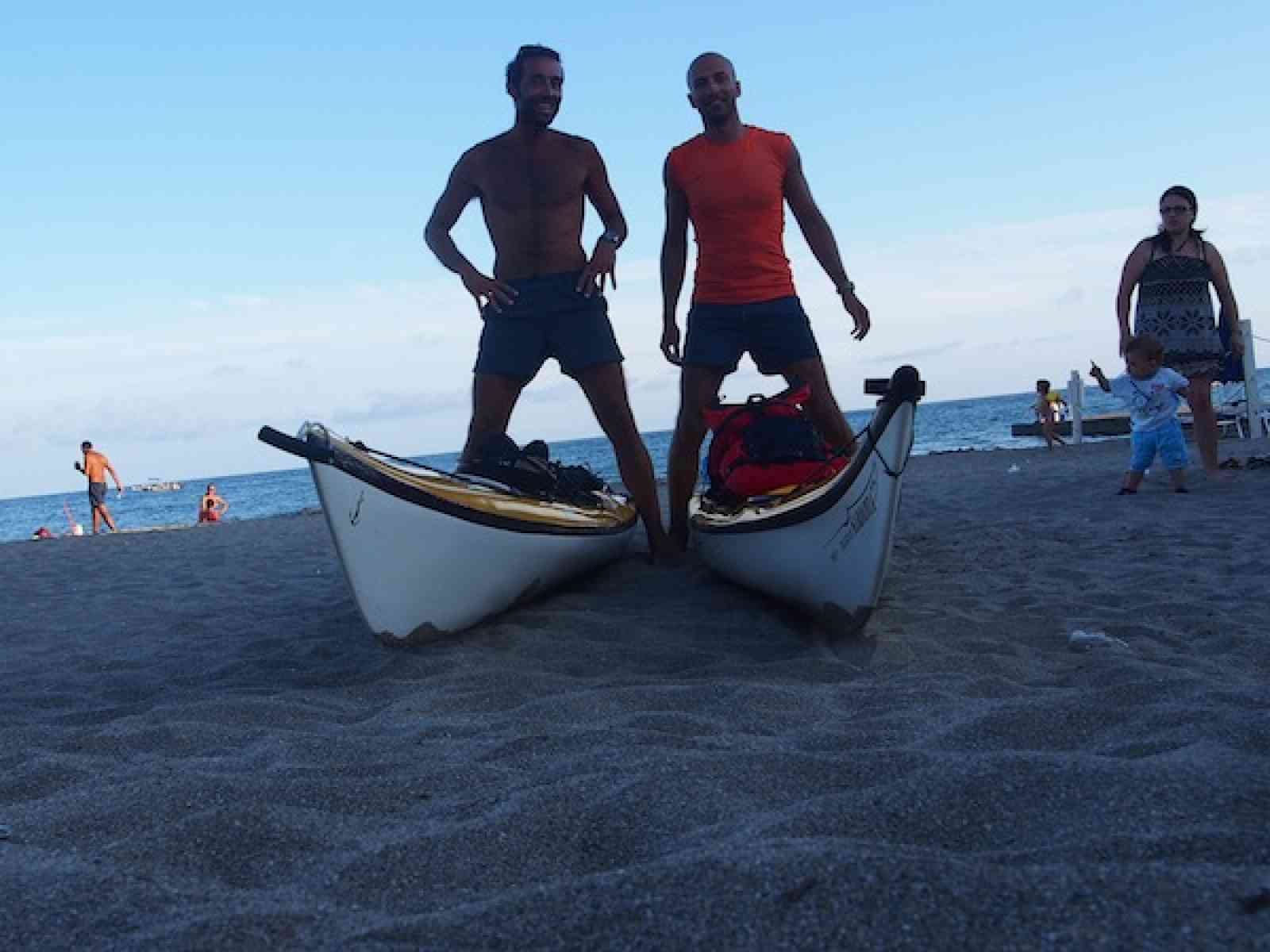 Trekking nautico. Dopo periplo Sicilia, un menfitano e un riberese girano Salento in kayak